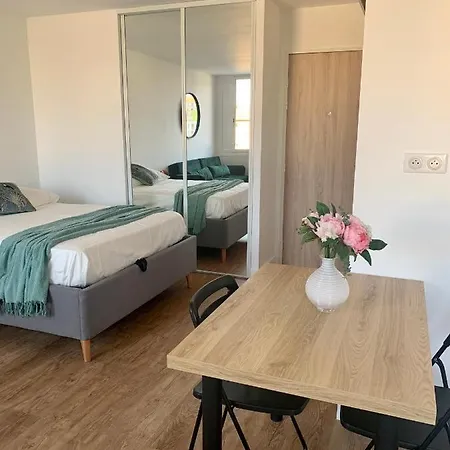 Joli Spacieux Αζάτσιο